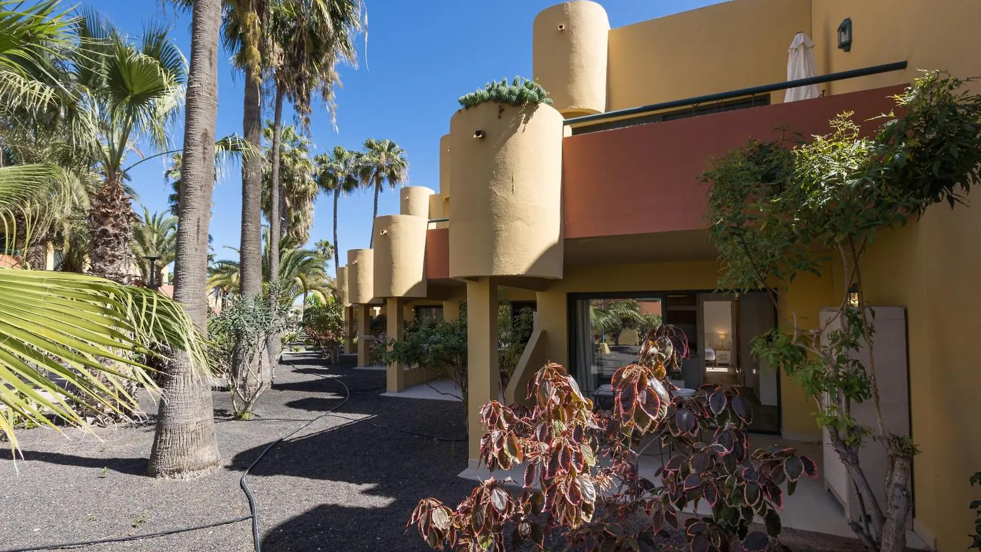 Home2Book Pool & Tennis Court Cozy Apt, Corralejo