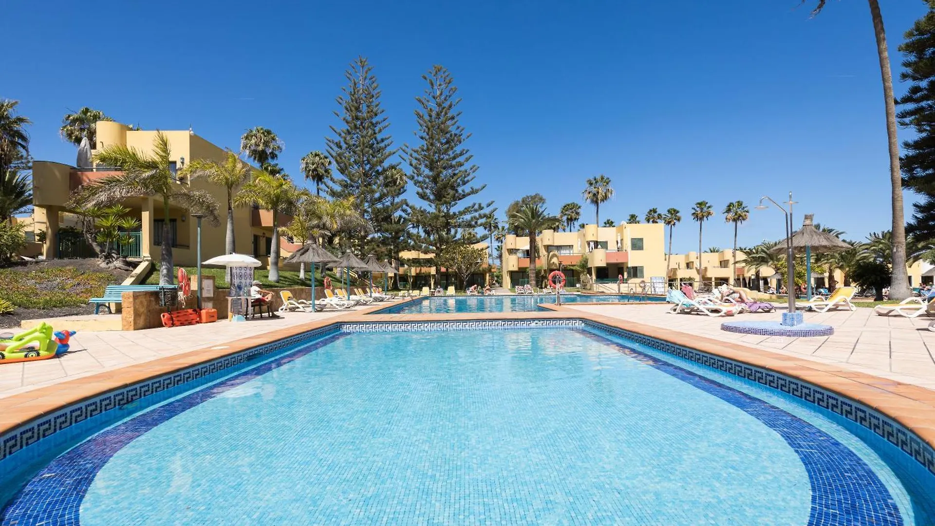 Home2Book Pool & Tennis Court Cozy Apt, Κοραλέχο Διαμέρισμα