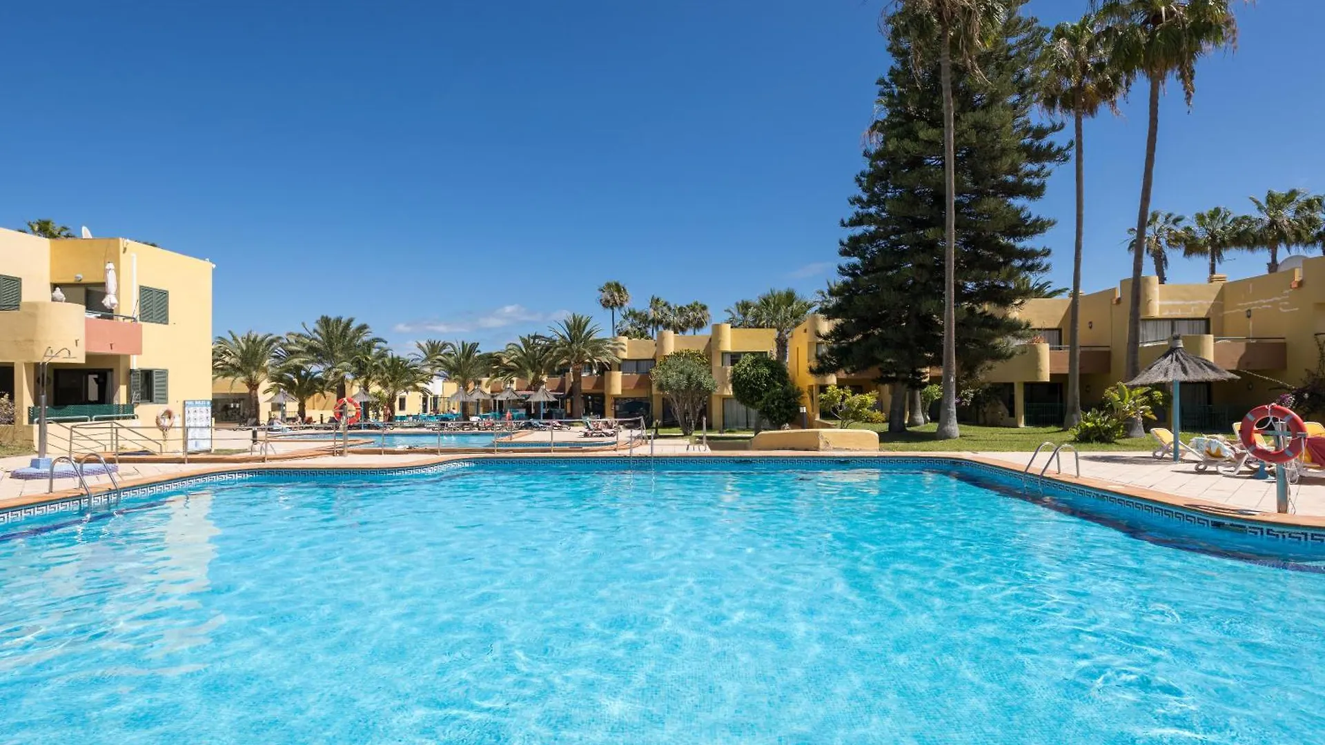 Home2Book Pool & Tennis Court Cozy Apt, Corralejo